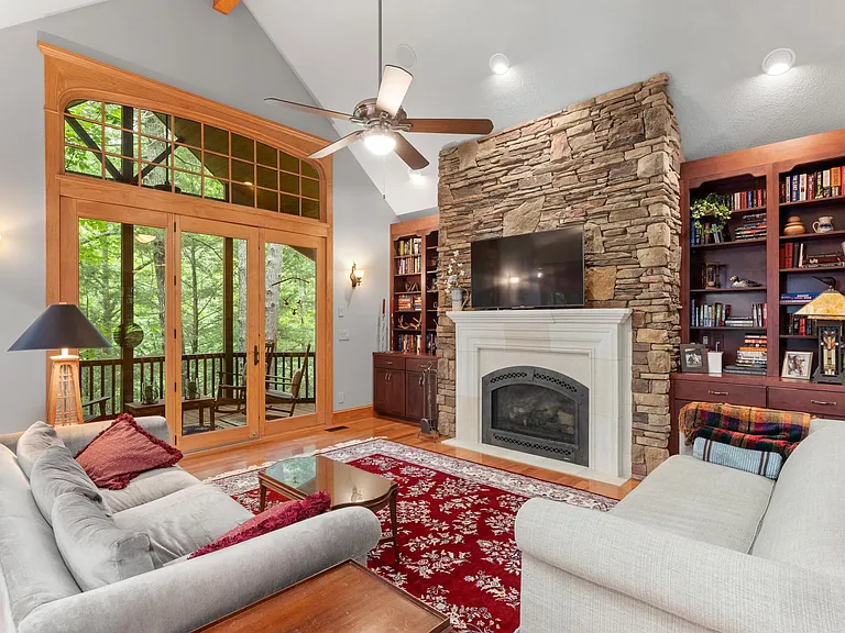 2095 Buffalo Creek Rd — Photo 8
