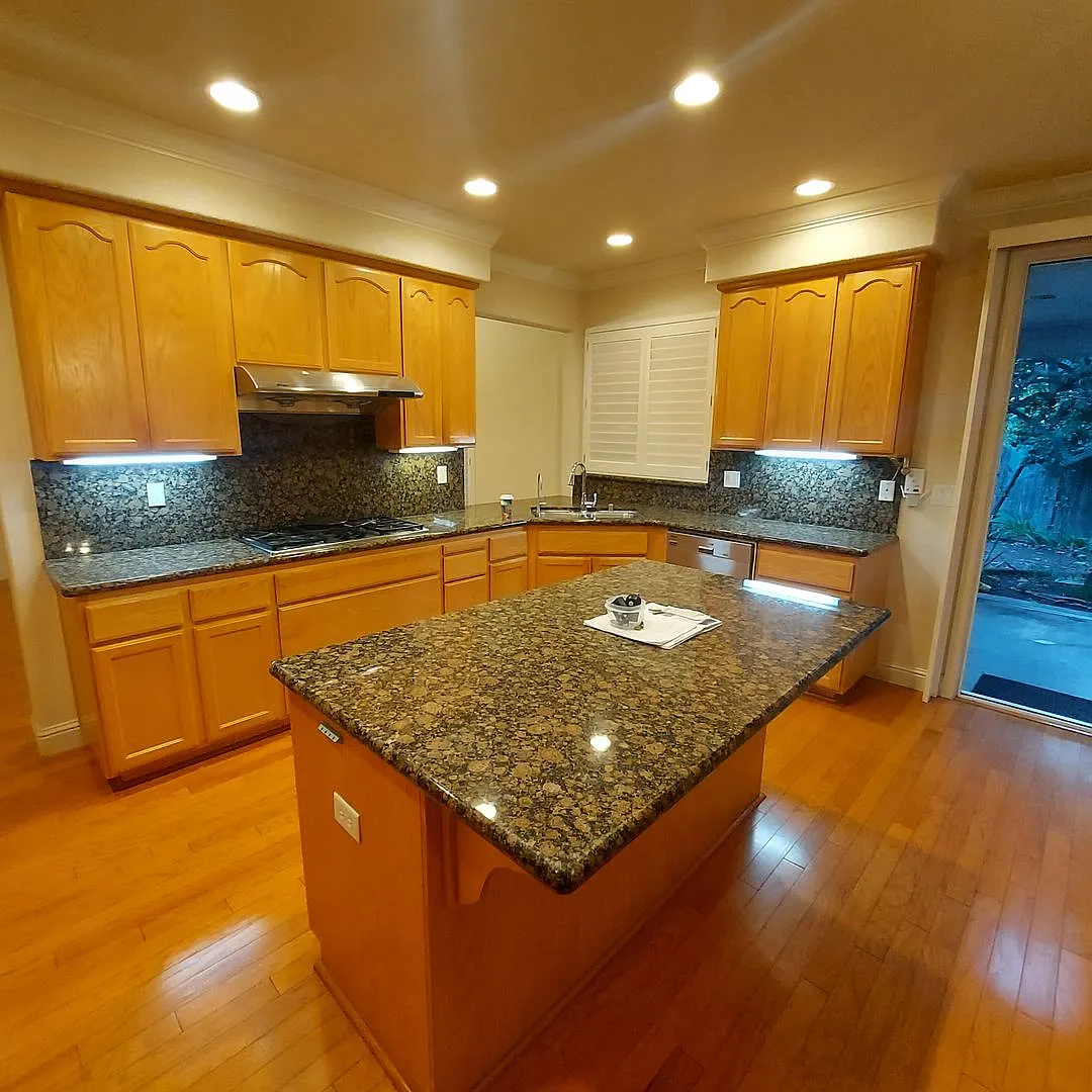 Large 5 bedroom, 3 bath home in the heart of Carmichael with 3 car garage, pool and more! — Photo 3