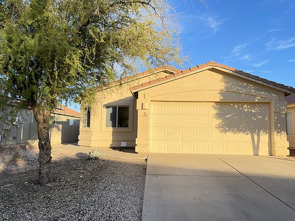 House is located on quiet street, just off Silverbell but far from traffic. Just 5 minutes to I-10 freeway, off W. Grant Rd.