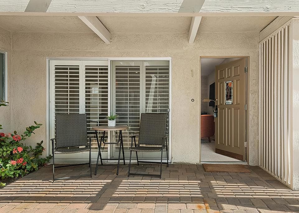 1st image of 290 S San Jacinto Dr APT 1