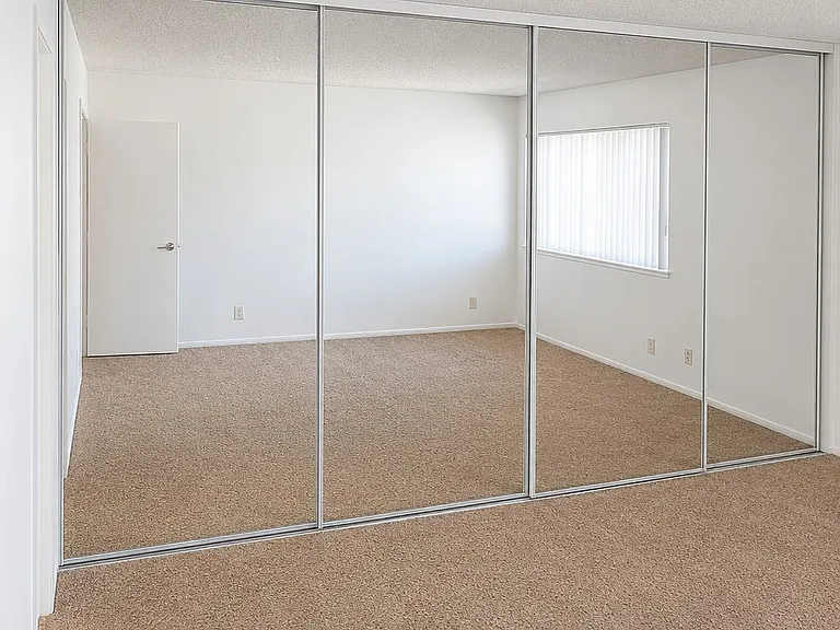 Solano Apartments — Photo 38