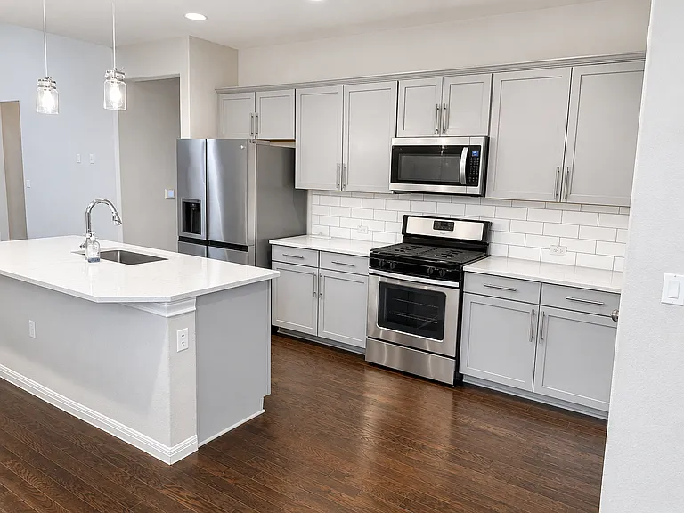 9601 Gynerium Dr — Photo 5