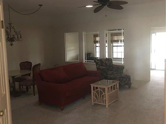 4th image of 325 Diana Dr