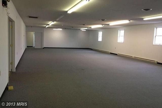 1st image of 866 Lincoln Way W