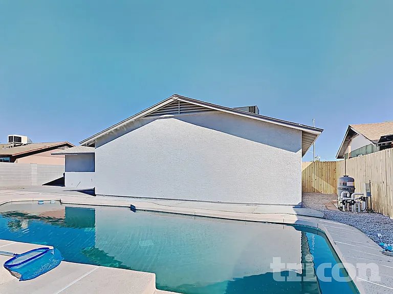 7805 W Cora Ln — Photo 15