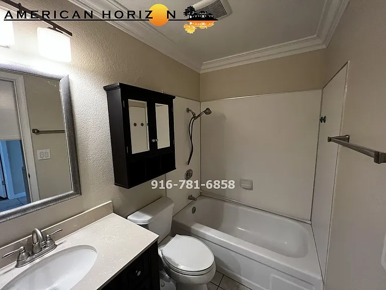 1735 Kent St #A — Photo 8