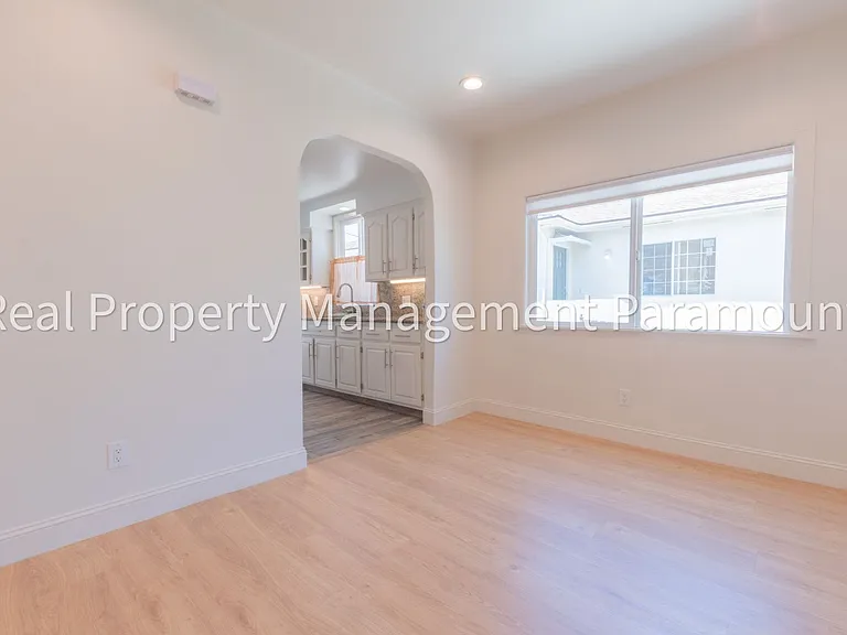 1867 S Redondo Blvd — Photo 13