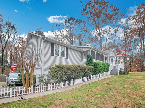 4th image of 132 Bramble Oak Dr