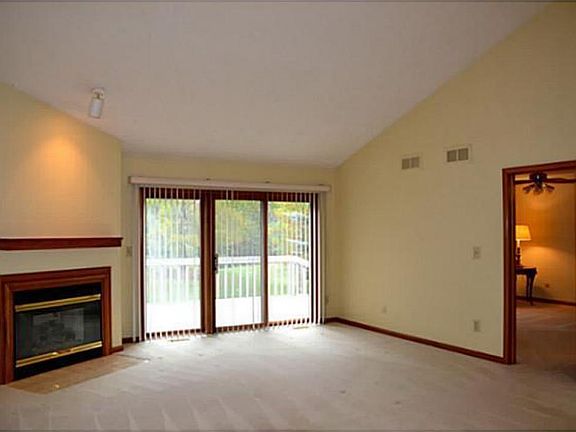 5th image of 7900 Clark Ave