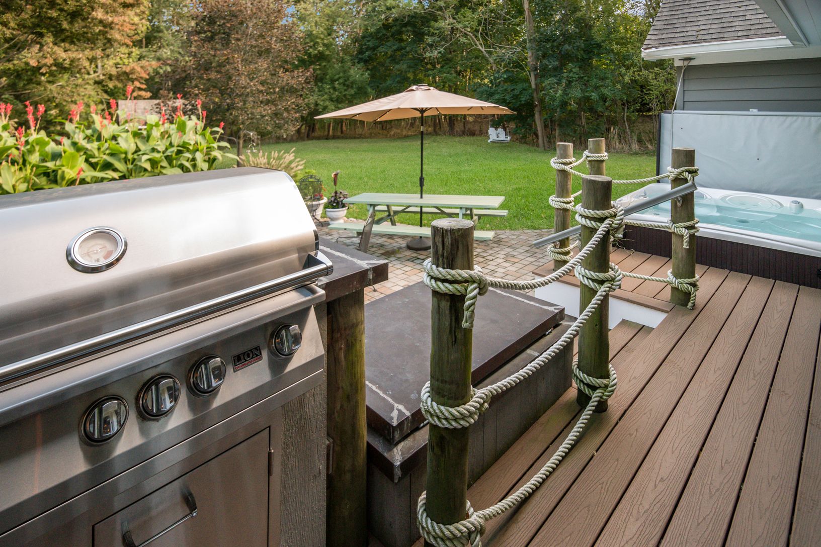  Outdoor Kitchen Area with Built-In Gas Barbeque and Prep Area