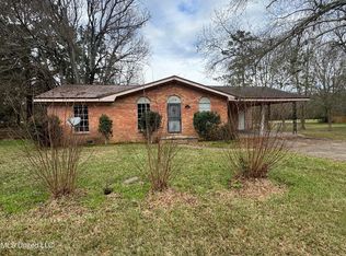 605 1st St NE, Magee, MS 39111
