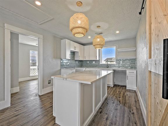 5th image of 3097 Diane St