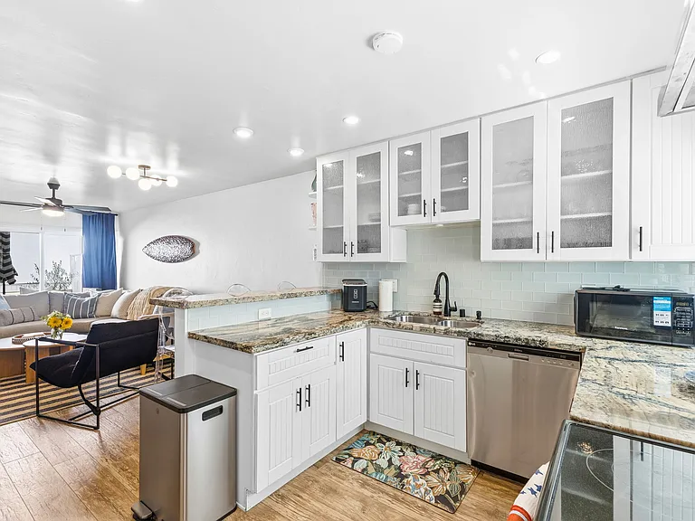 1311 La Palma St #7 — Photo 17