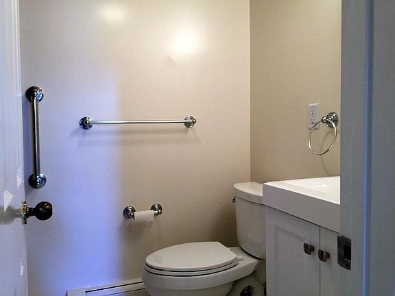 Bath with Tub/Shower