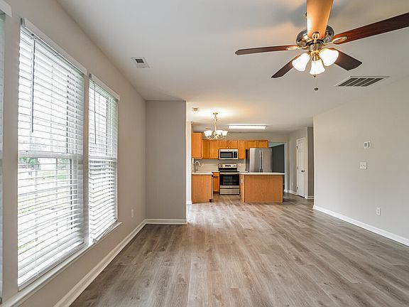 5th image of 14219 Riding Hill Ave