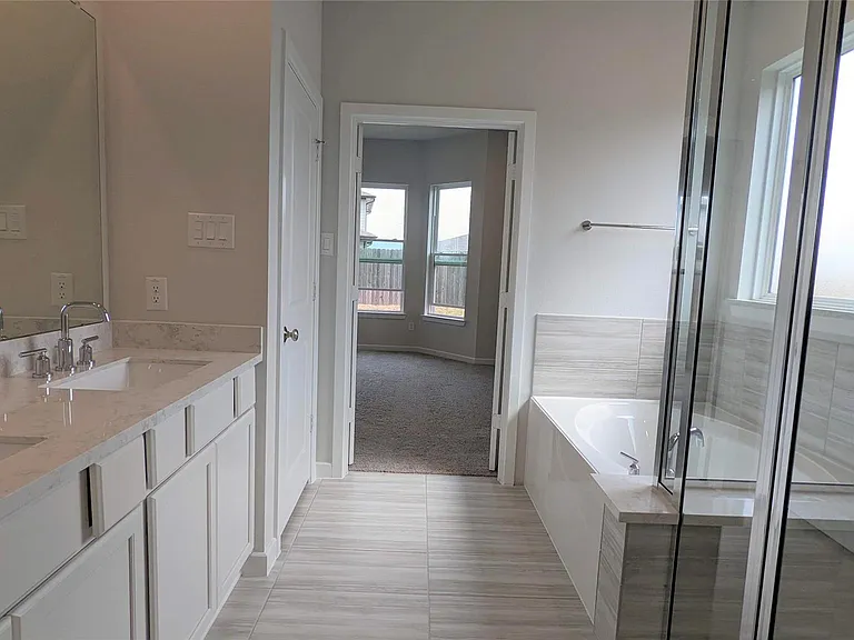 18606 Albany Bay Ln — Photo 21