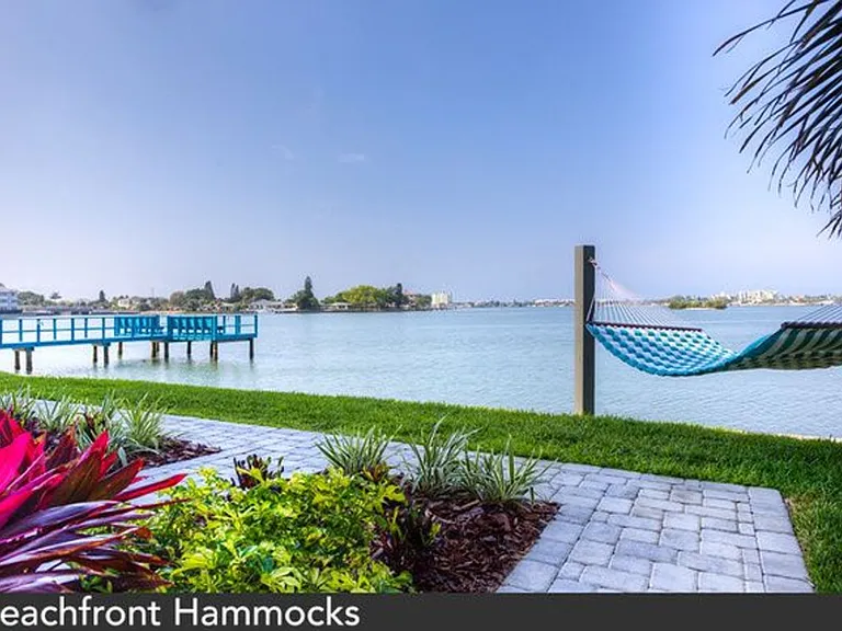 Bayside Villas Apartments — Photo 6