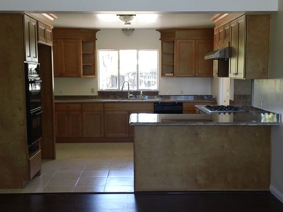 3rd image of 1635 W Tonia Ln