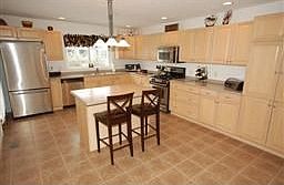 Tiled Maple Kitchen w/corian,tile flooring, Stainless Steel Appliances, Desk  