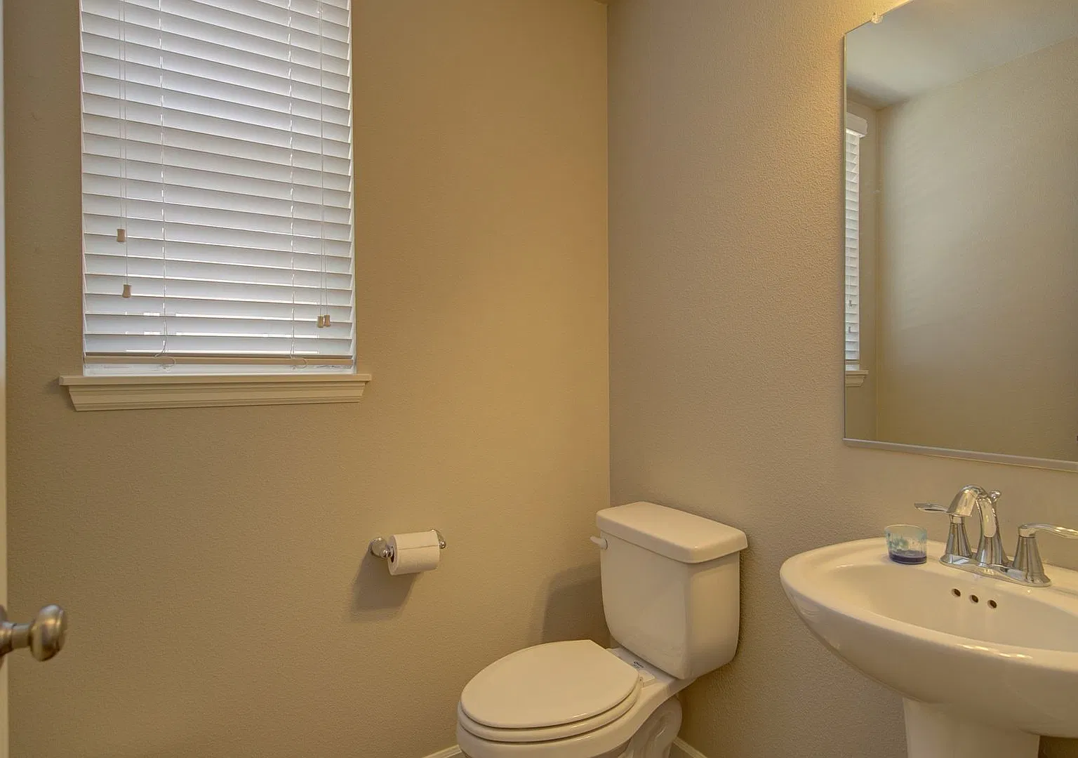 Spacious 6-Bedroom Home in Desirable Bethany Neighborhood! — Photo 3