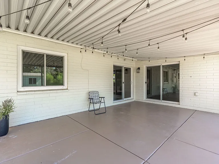 715 W Oregon Ave — Photo 31