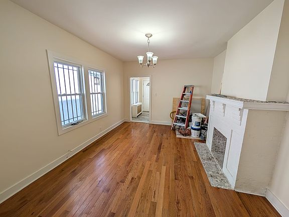 5th image of 402 E 49th St #1