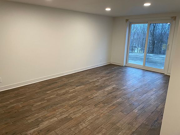 5th image of 21490 Jill Ct