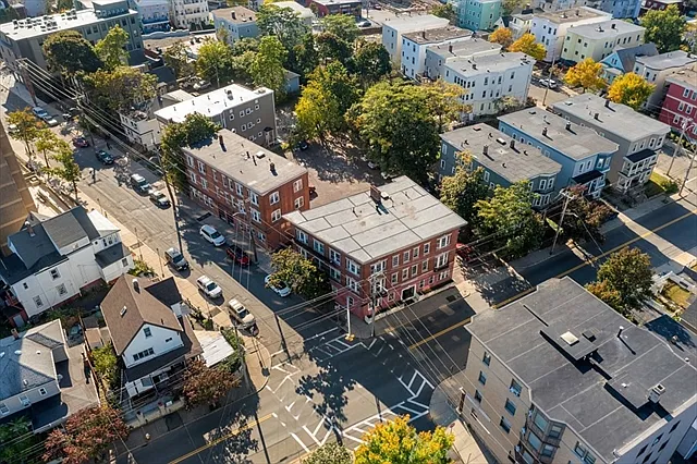 566 Beach Street — Photo 2