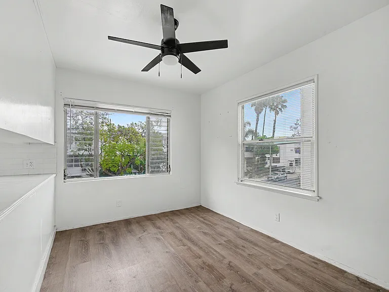 1037 N Curson Ave #7 — Photo 14
