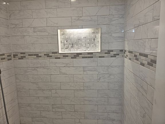 5th image of 1001 Grants Pkwy