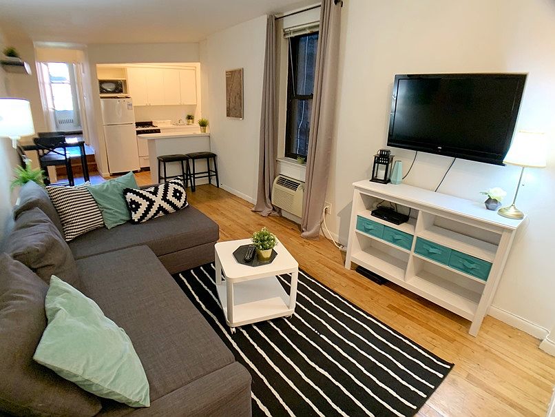 1st image of 320 Lexington Ave #2C