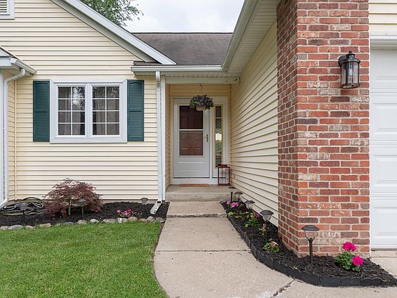 3rd image of 8118 Black Forest Dr