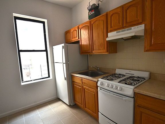 3rd image of 624 W 139th St #5BB