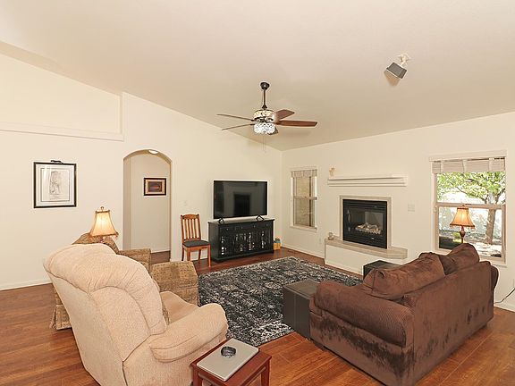 2nd image of 183 Sun Hawk Dr