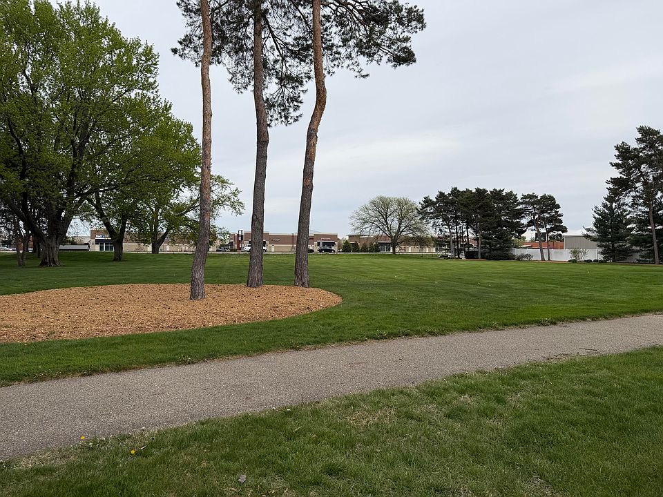 1st image of 2556 Van Ommen Dr