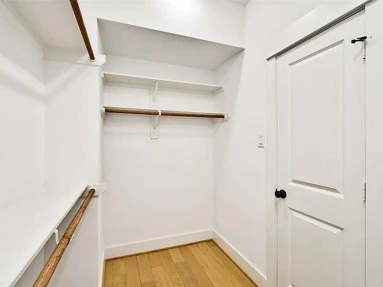 208 N York St #B — Photo 23