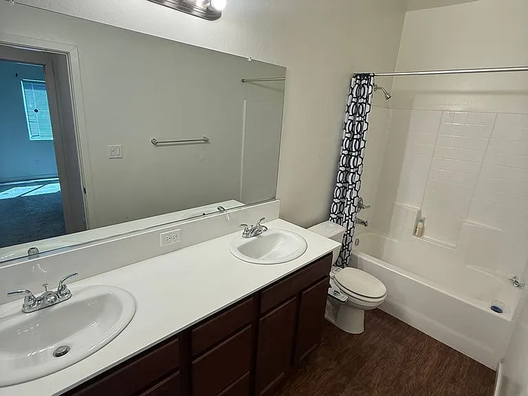 2717 Mercedes Dr — Photo 17