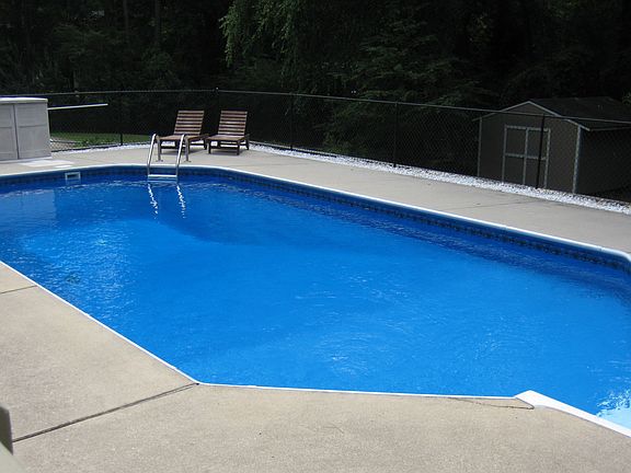 Pool (Backyard-Upper)