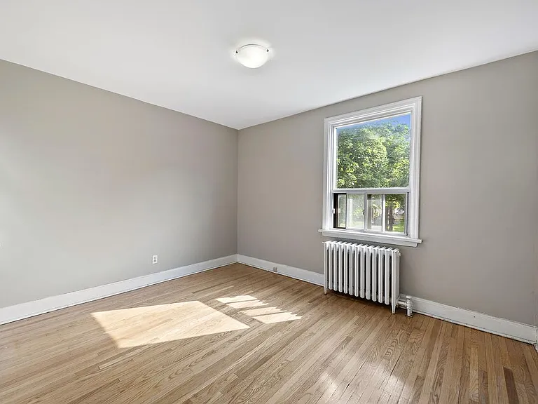 19 Engelhart Cres #64-68 — Photo 8