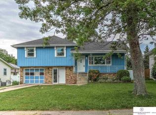 8815 S Glenview Dr, La Vista, NE 68128