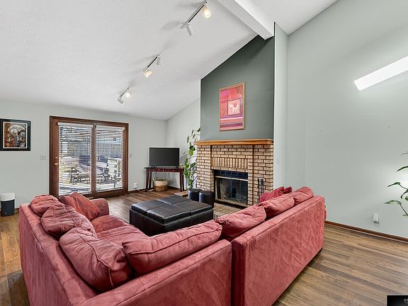 4th image of 3612 N 104th Ave