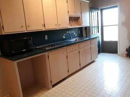 3151 Lincoln Hwy E photo 1