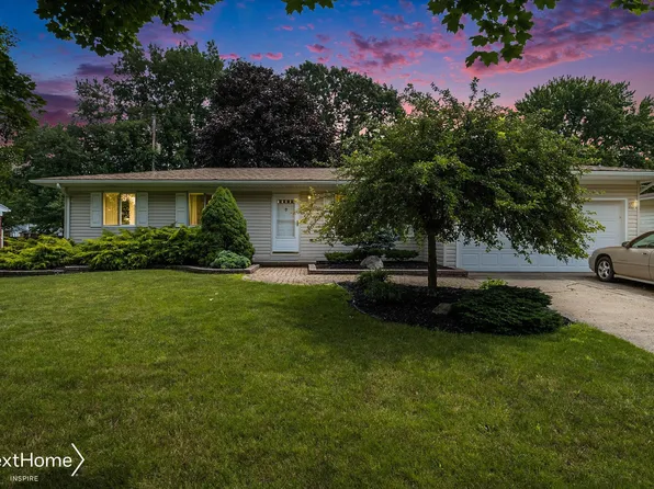 411 Windmill Point Dr, Flushing, MI 48433