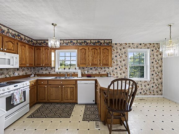 5th image of 1754 Old Stover Rd