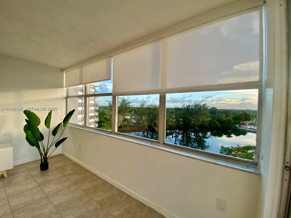 1300 NE Miami Gardens Dr, Miami, FL