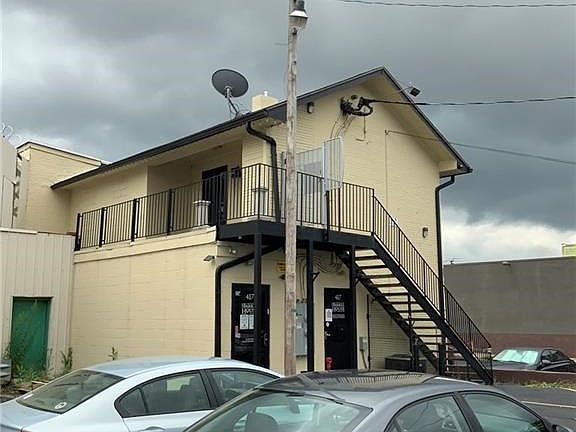 3rd image of 415 E 3rd St