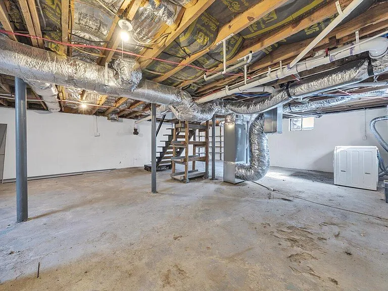 32 Upland Dr — Photo 23