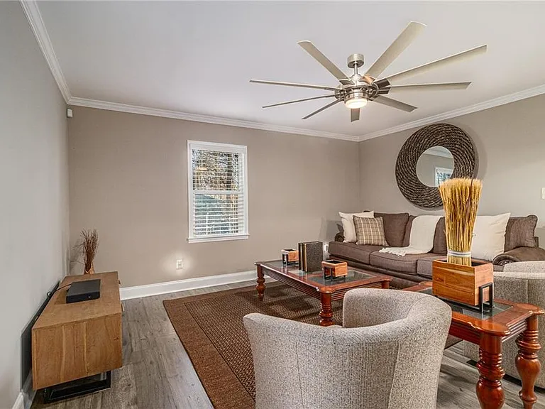 4181 Liffey Ln — Photo 2