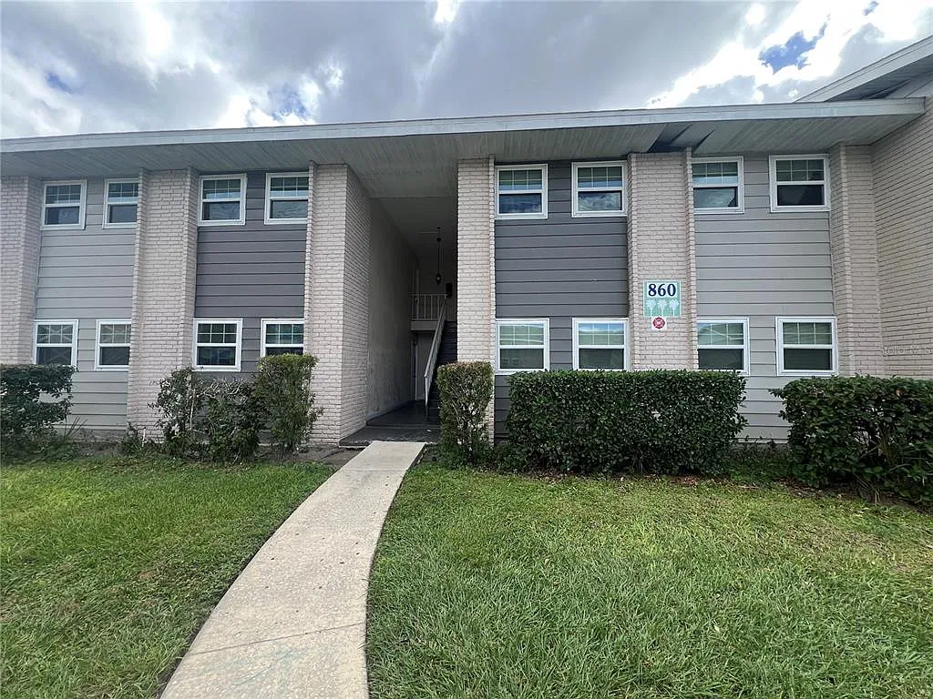 3 bed, 2.0 bath, 893 sqft, $1,700 — Photo 1