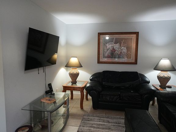 3rd image of 1828 East Dr